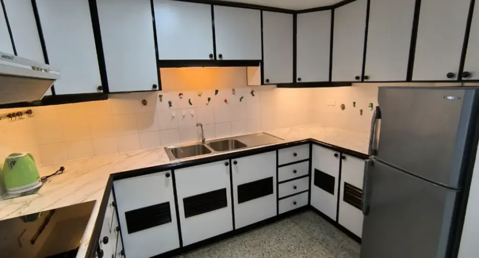 À vendre 2 chambres condo à Na Jomtien, Pattaya