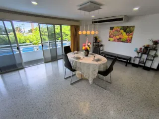 À vendre 2 chambres condo à Na Jomtien, Pattaya
