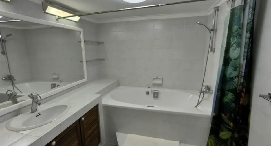 À vendre 2 chambres condo à Na Jomtien, Pattaya
