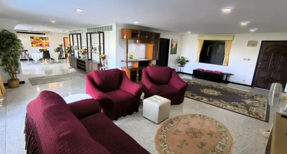À vendre 2 chambres condo à Na Jomtien, Pattaya
