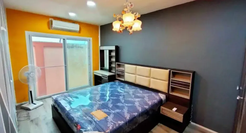 À louer et à vendre 2 chambres maison à Huay Yai, Pattaya