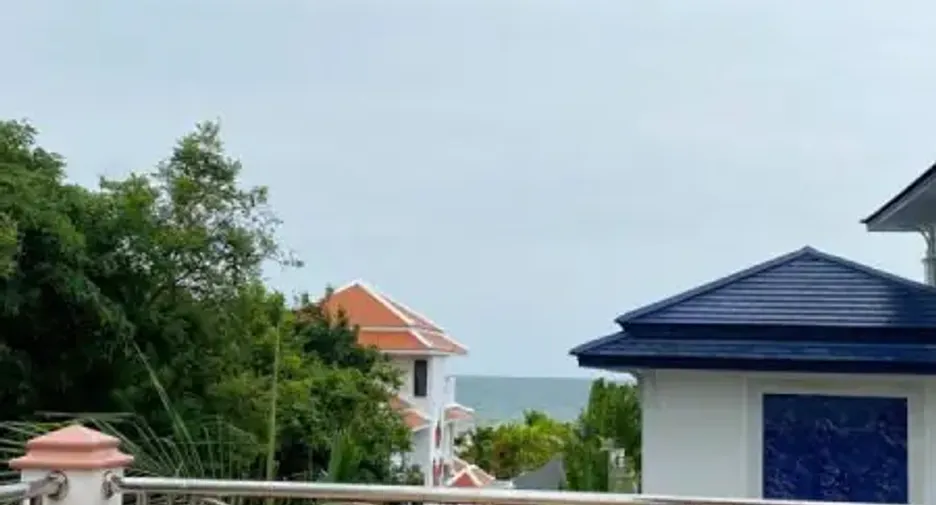 For rent 4 bedrooms house in Jomtien, Pattaya