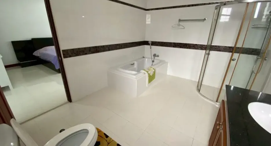 For rent 4 bedrooms house in Jomtien, Pattaya