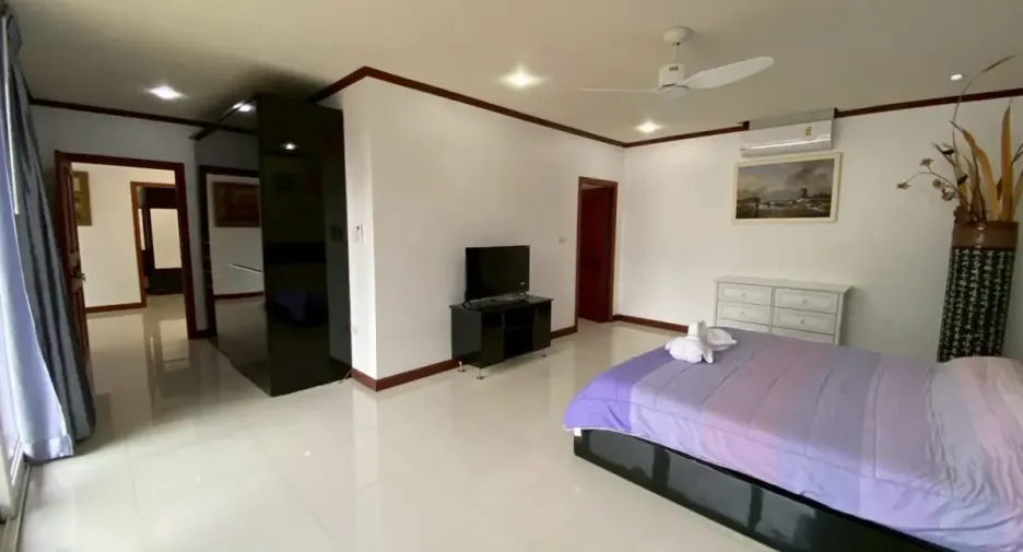 For rent 4 bedrooms house in Jomtien, Pattaya