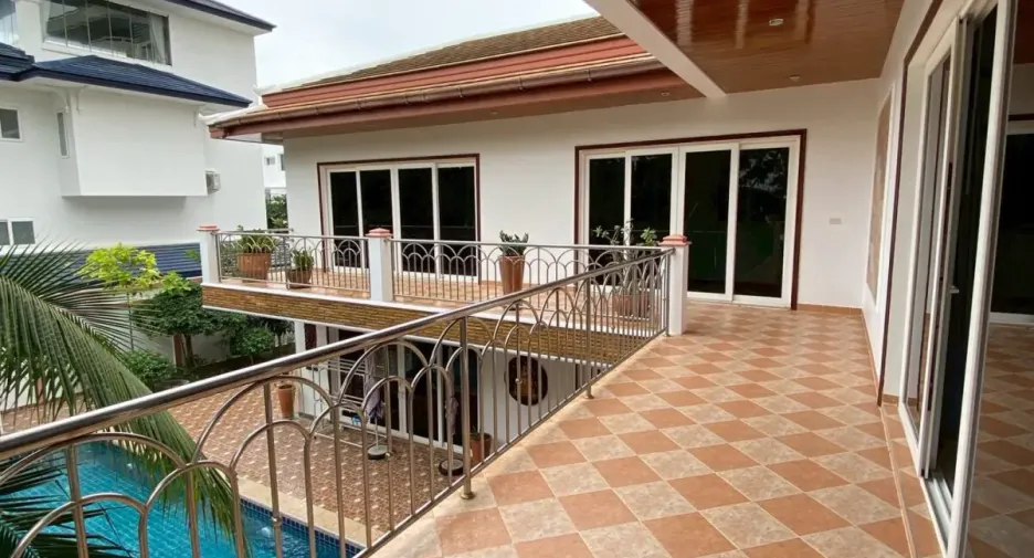 For rent 4 bedrooms house in Jomtien, Pattaya