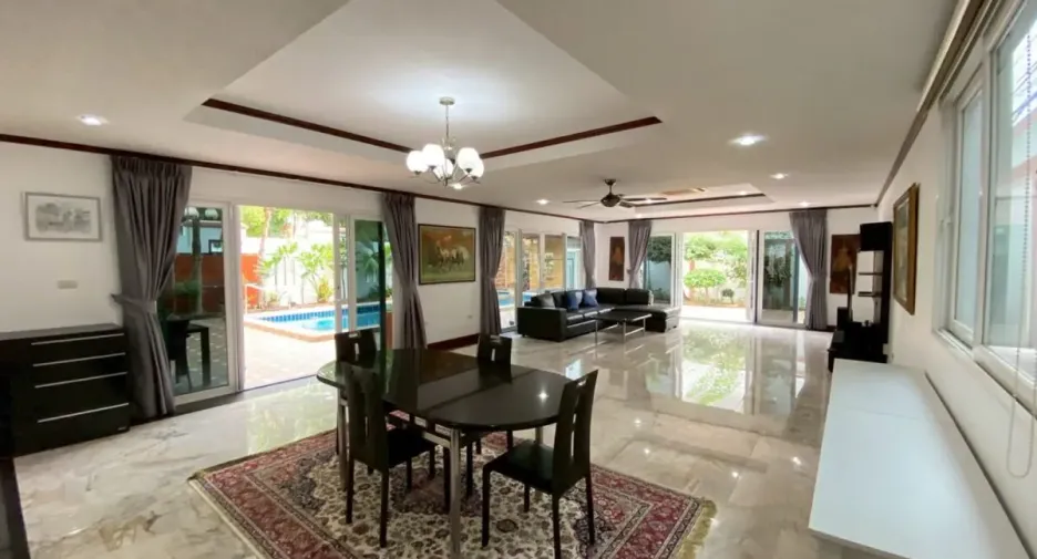 For rent 4 bedrooms house in Jomtien, Pattaya