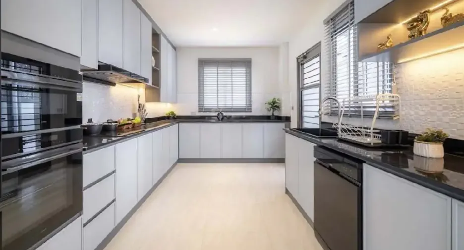 For rent 4 bedrooms house in Bang Lamung, Chonburi