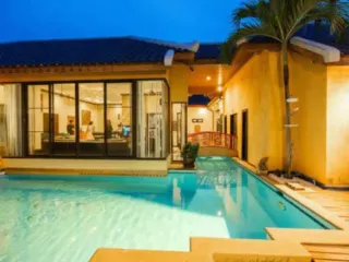 Haus zur Miete mit 4 Zimmer in Bang Lamung, Chonburi