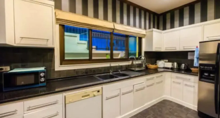Haus zur Miete mit 4 Zimmer in Bang Lamung, Chonburi