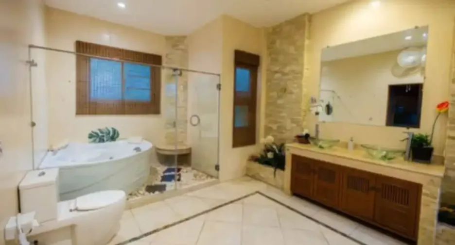 Haus zur Miete mit 4 Zimmer in Bang Lamung, Chonburi