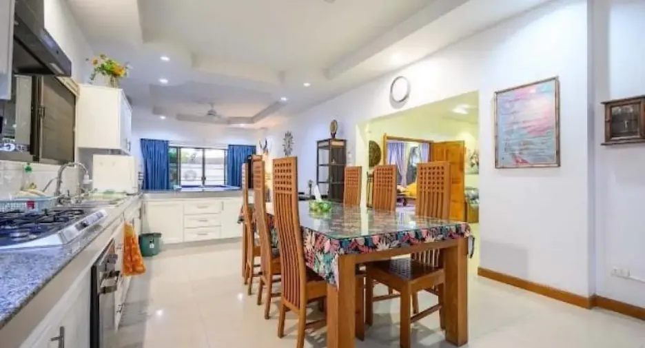 À louer 6 chambres maison à Jomtien, Pattaya