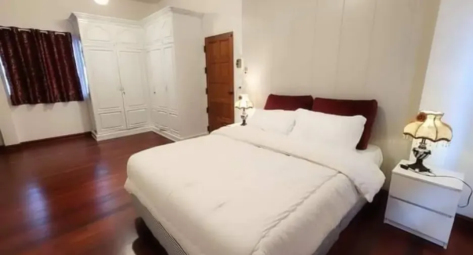 For rent 5 bedrooms house in Bang Lamung, Chonburi