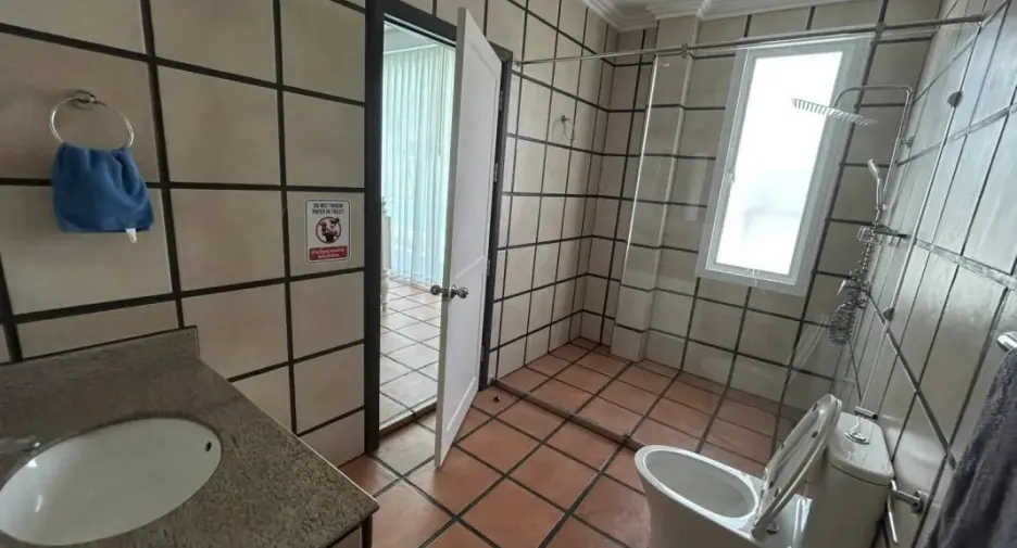 For rent 4 bedrooms house in Bang Lamung, Chonburi