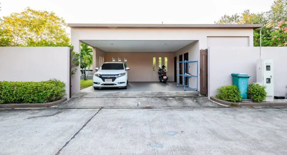 For rent 3 bedrooms house in Huay Yai, Pattaya