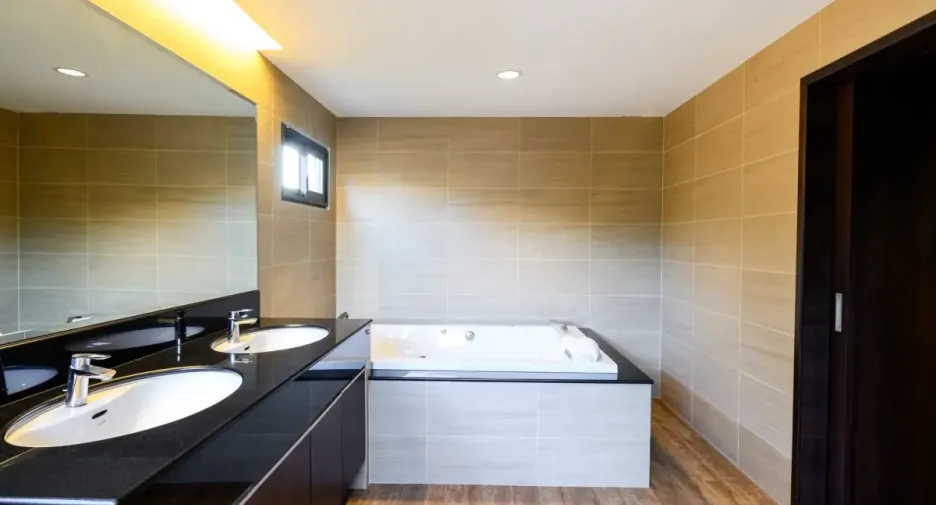 For rent 3 bedrooms house in Huay Yai, Pattaya