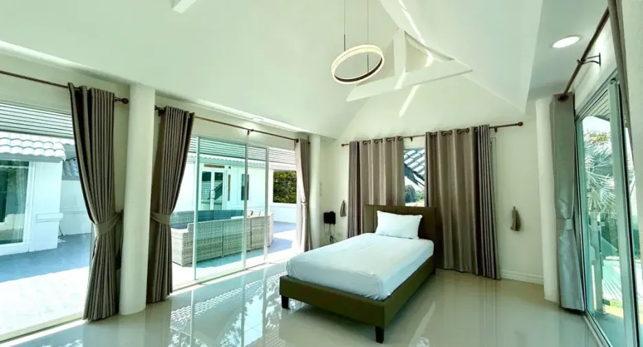 For rent 4 bedrooms house in Bang Lamung, Chonburi