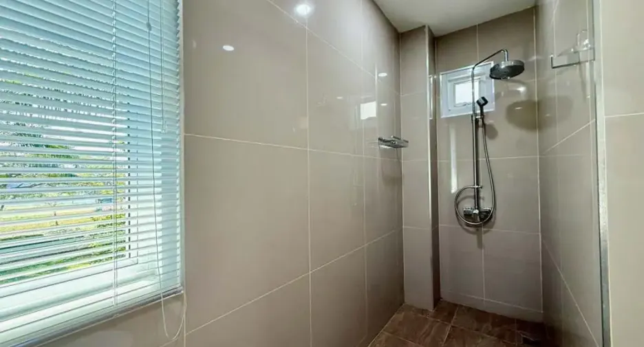 For rent 4 bedrooms house in Bang Lamung, Chonburi
