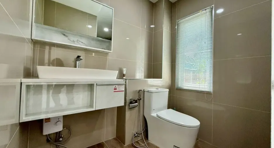 For rent 4 bedrooms house in Bang Lamung, Chonburi