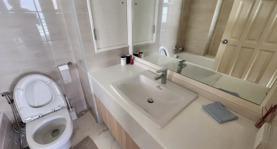 For rent 4 bedrooms condo in Bang Lamung, Chonburi