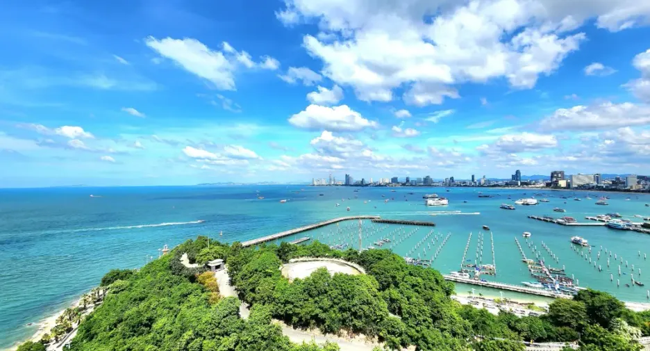 For rent 4 bedrooms condo in Bang Lamung, Chonburi