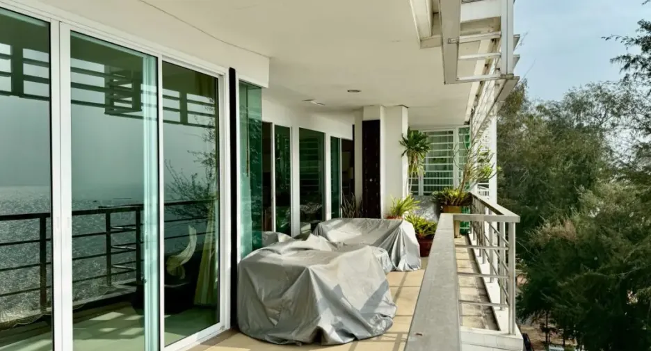 For rent 2 bedrooms condo in Na Jomtien, Pattaya