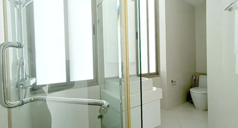 For rent 3 bedrooms condo in Bang Lamung, Chonburi