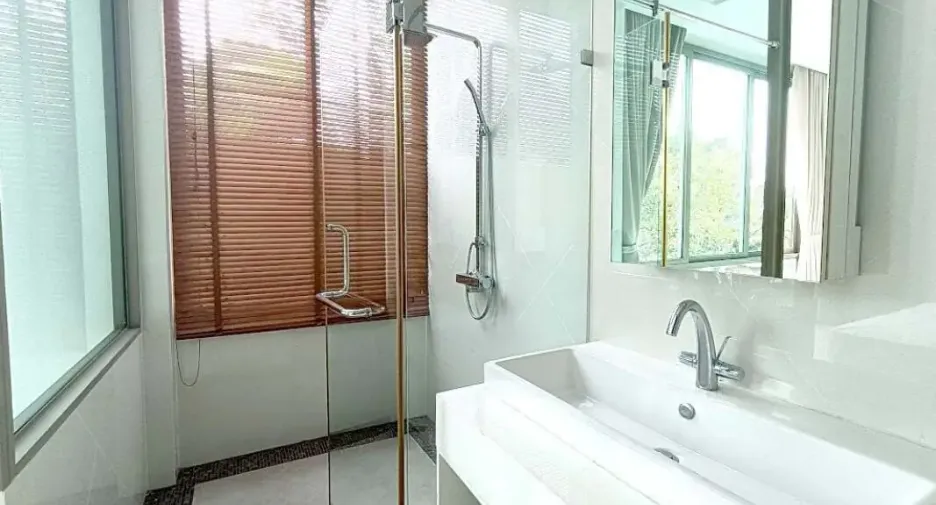 For rent 3 bedrooms condo in Bang Lamung, Chonburi