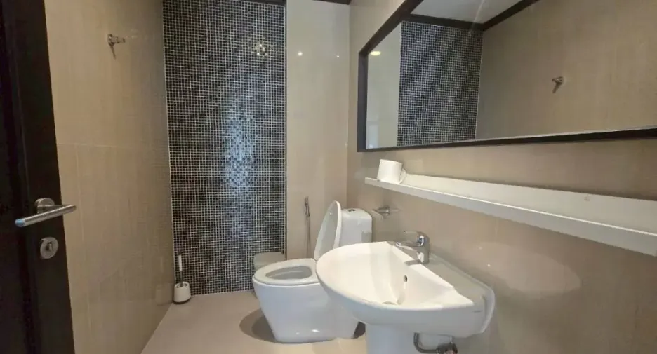 For rent 2 bedrooms condo in Bang Lamung, Chonburi