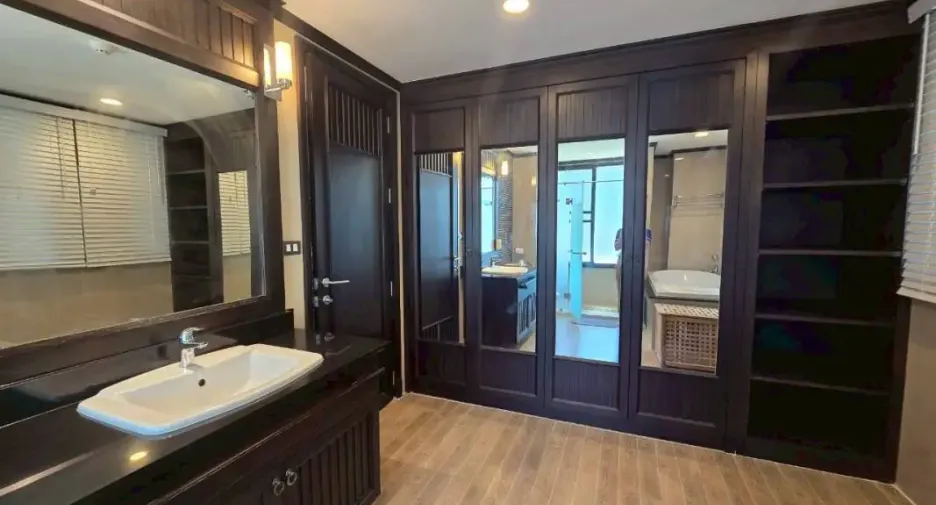 For rent 2 bedrooms condo in Bang Lamung, Chonburi
