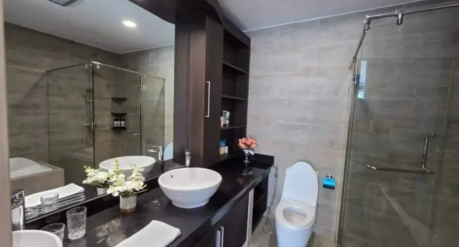 For rent 2 bedrooms condo in Bang Lamung, Chonburi