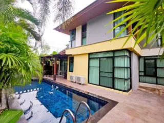 À louer 4 chambres maison à Bang Lamung, Chonburi