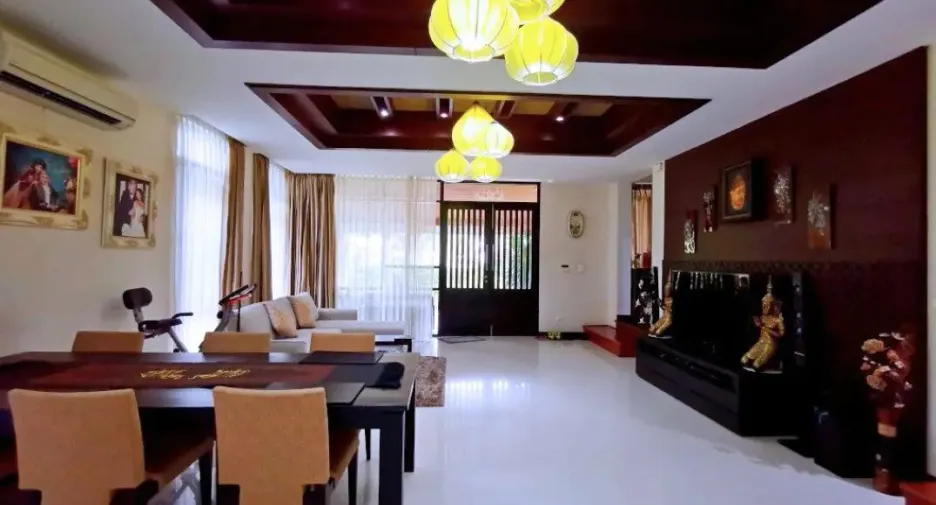 For rent 4 bedrooms house in Bang Lamung, Chonburi