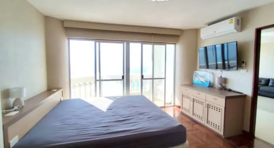 For rent 3 bedrooms condo in Bang Lamung, Chonburi