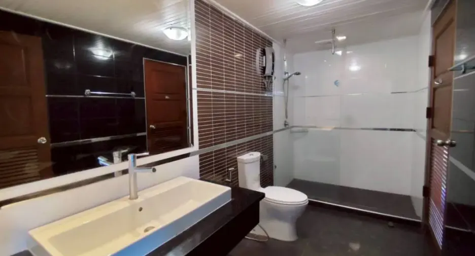For rent 3 bedrooms condo in Bang Lamung, Chonburi
