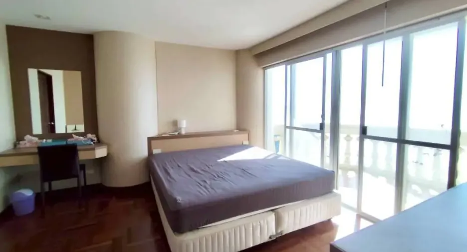 For rent 3 bedrooms condo in Bang Lamung, Chonburi