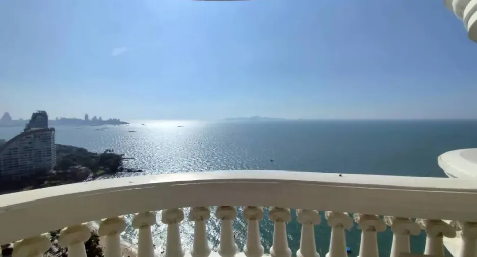 For rent 3 bedrooms condo in Bang Lamung, Chonburi
