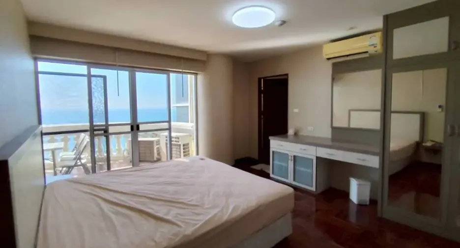 For rent 3 bedrooms condo in Bang Lamung, Chonburi