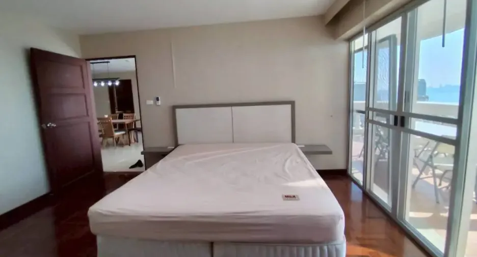 For rent 3 bedrooms condo in Bang Lamung, Chonburi