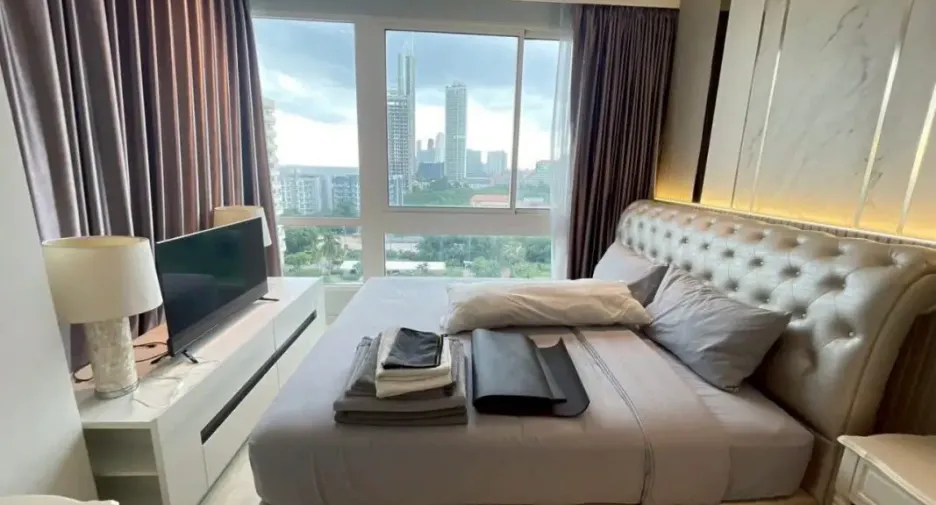 For rent 3 bedrooms condo in Jomtien, Pattaya