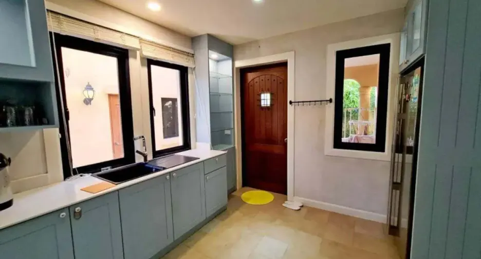 For rent 3 bedrooms house in Huay Yai, Pattaya