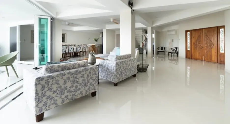 For rent 4 bedrooms condo in Na Jomtien, Pattaya