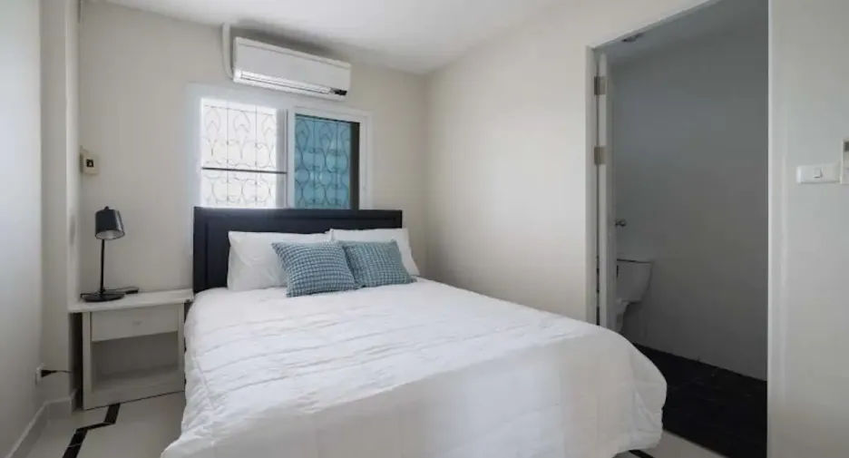 For rent 4 bedrooms condo in Na Jomtien, Pattaya