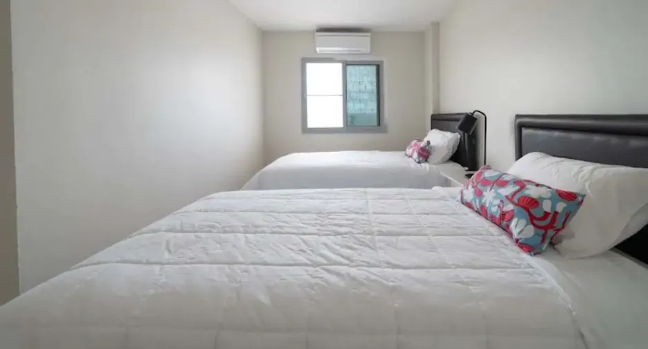 For rent 4 bedrooms condo in Na Jomtien, Pattaya