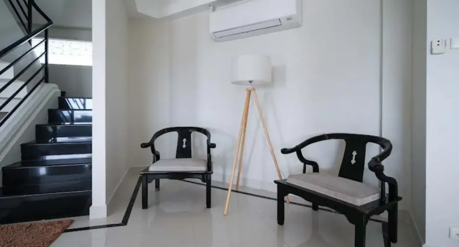 For rent 4 bedrooms condo in Na Jomtien, Pattaya