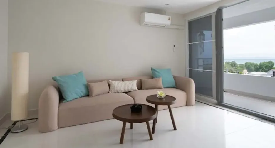 For rent 4 bedrooms condo in Na Jomtien, Pattaya