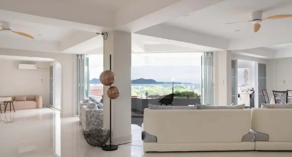For rent 4 bedrooms condo in Na Jomtien, Pattaya