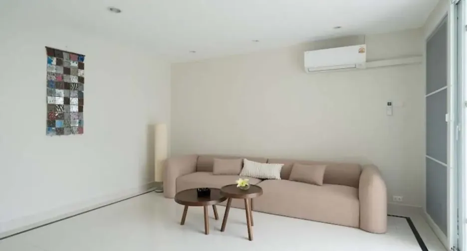 For rent 4 bedrooms condo in Na Jomtien, Pattaya