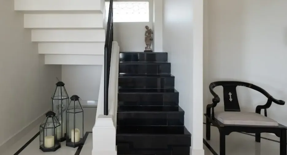 For rent 4 bedrooms condo in Na Jomtien, Pattaya