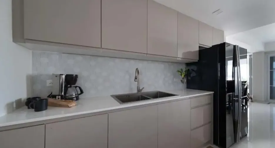 For rent 4 bedrooms condo in Na Jomtien, Pattaya