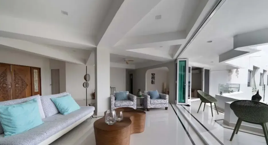For rent 4 bedrooms condo in Na Jomtien, Pattaya